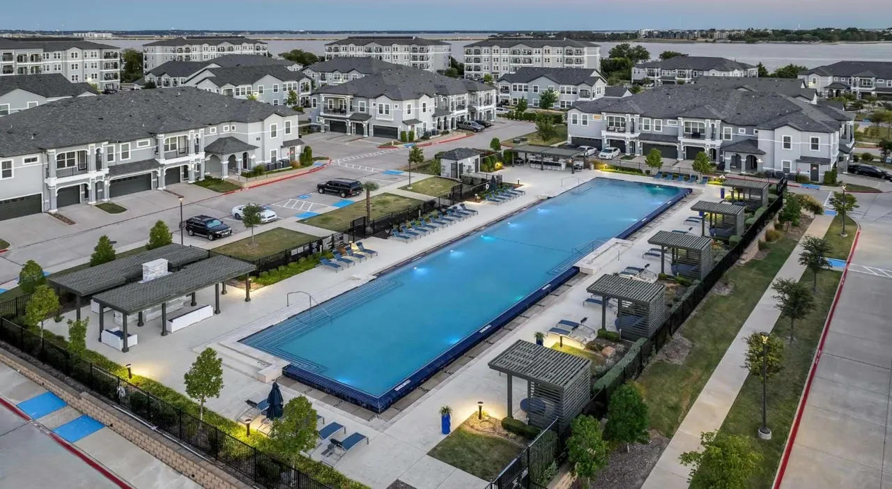 Reveal on the Lake Apartments