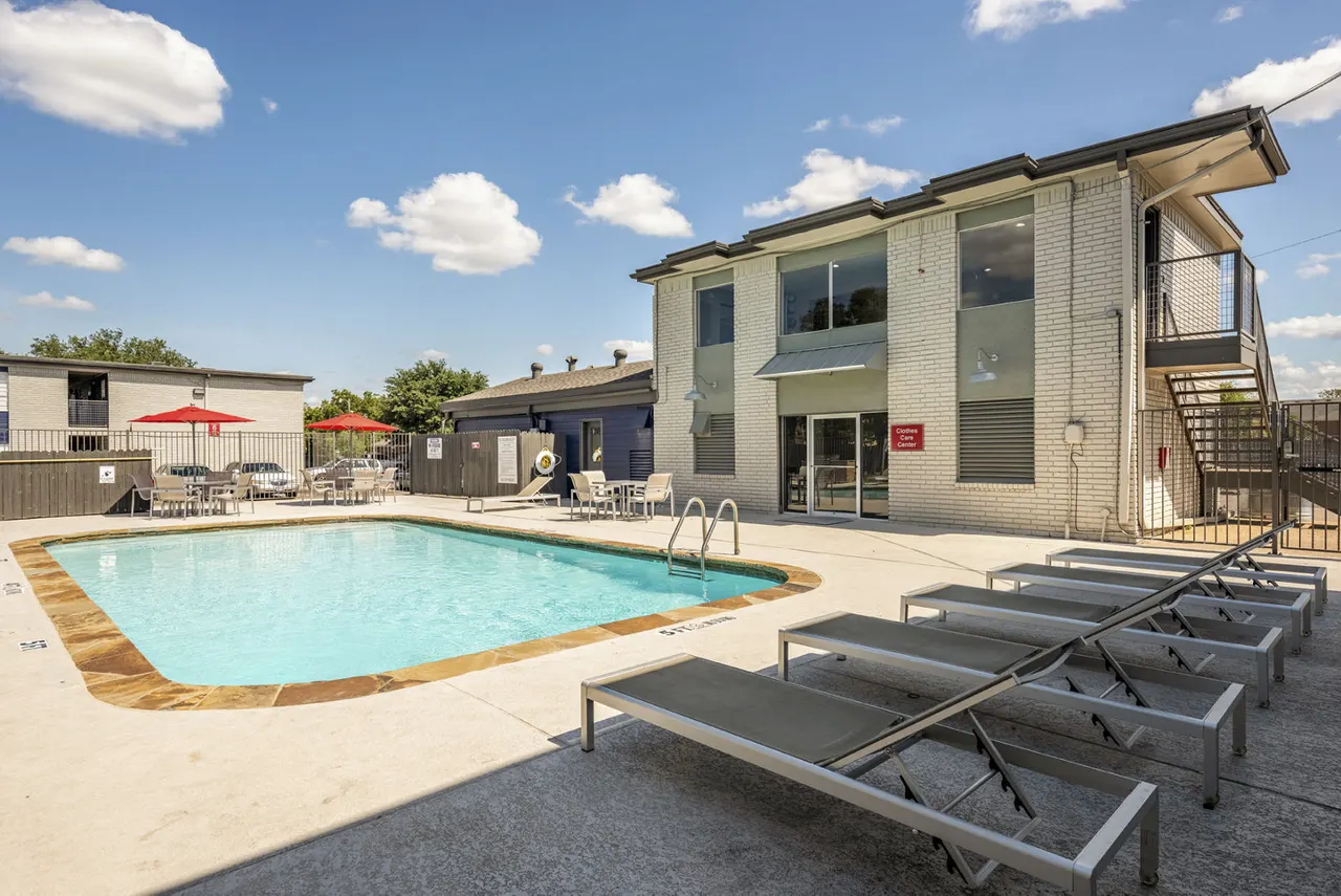 The Oaks Apartments