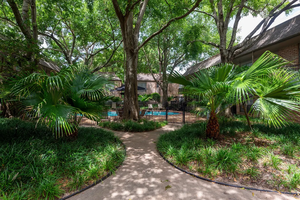 9900 Memorial Apartments
