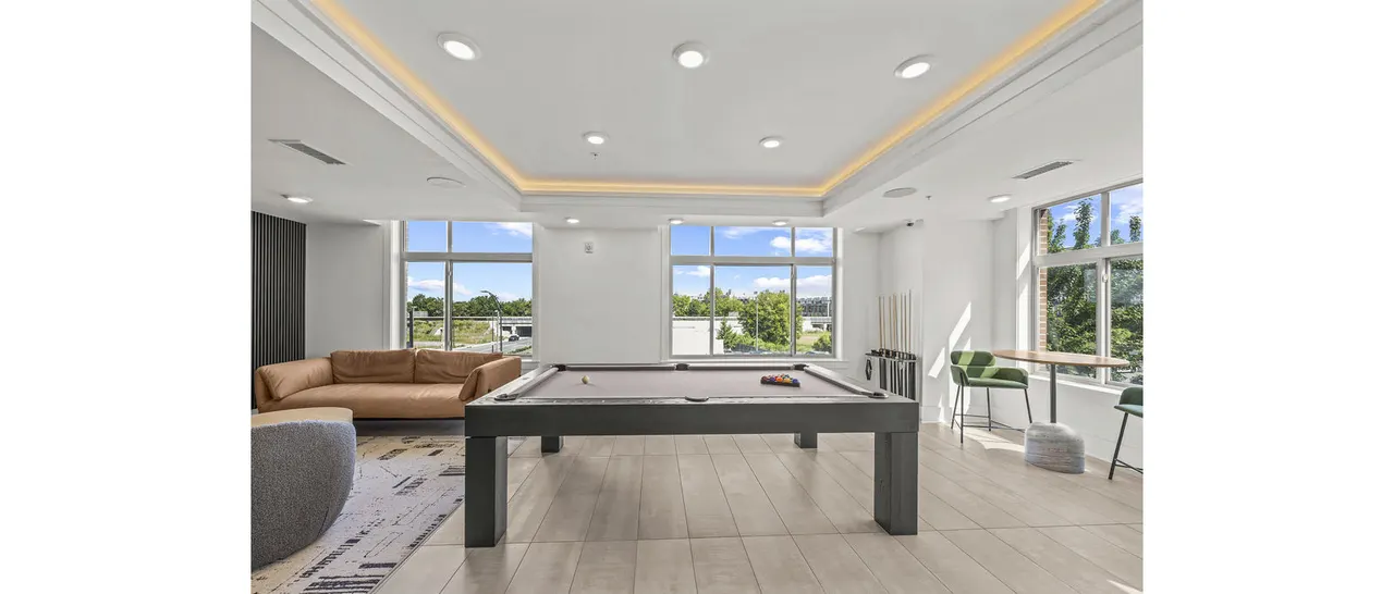 The Mint 425 Apartments
