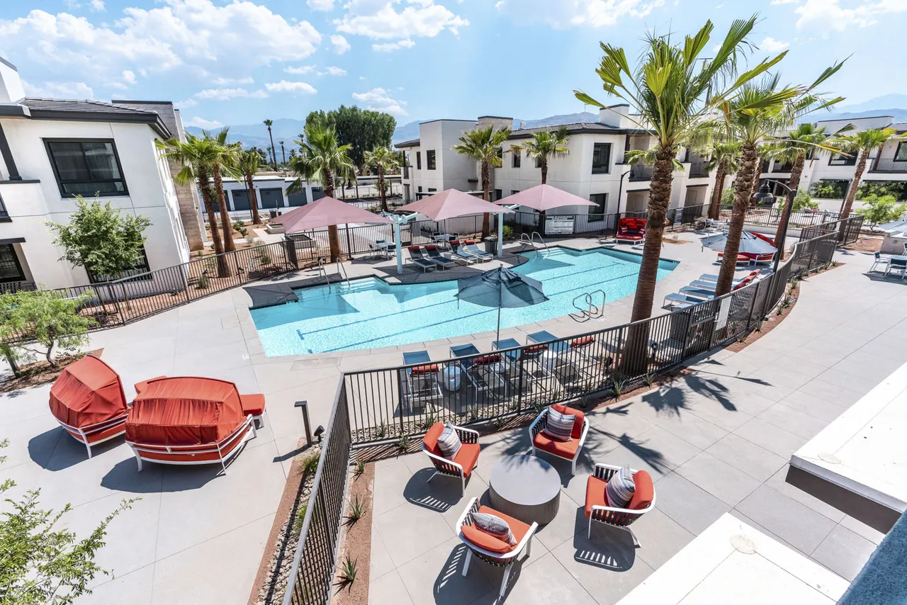Avenida Palm Desert