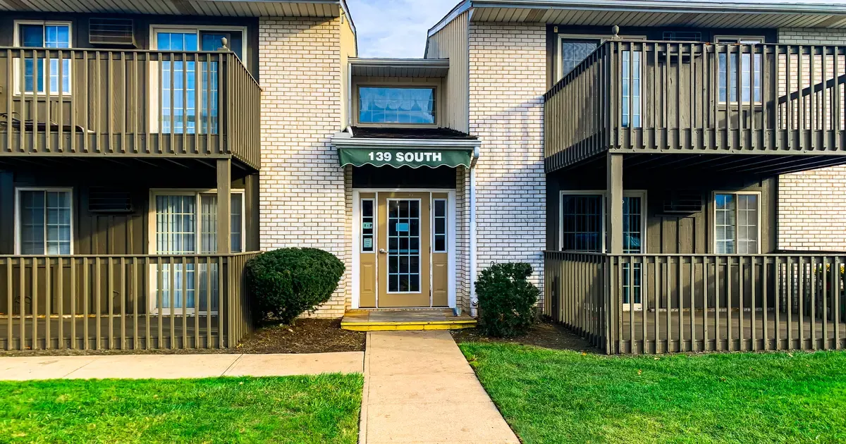 Academy Court Apartments