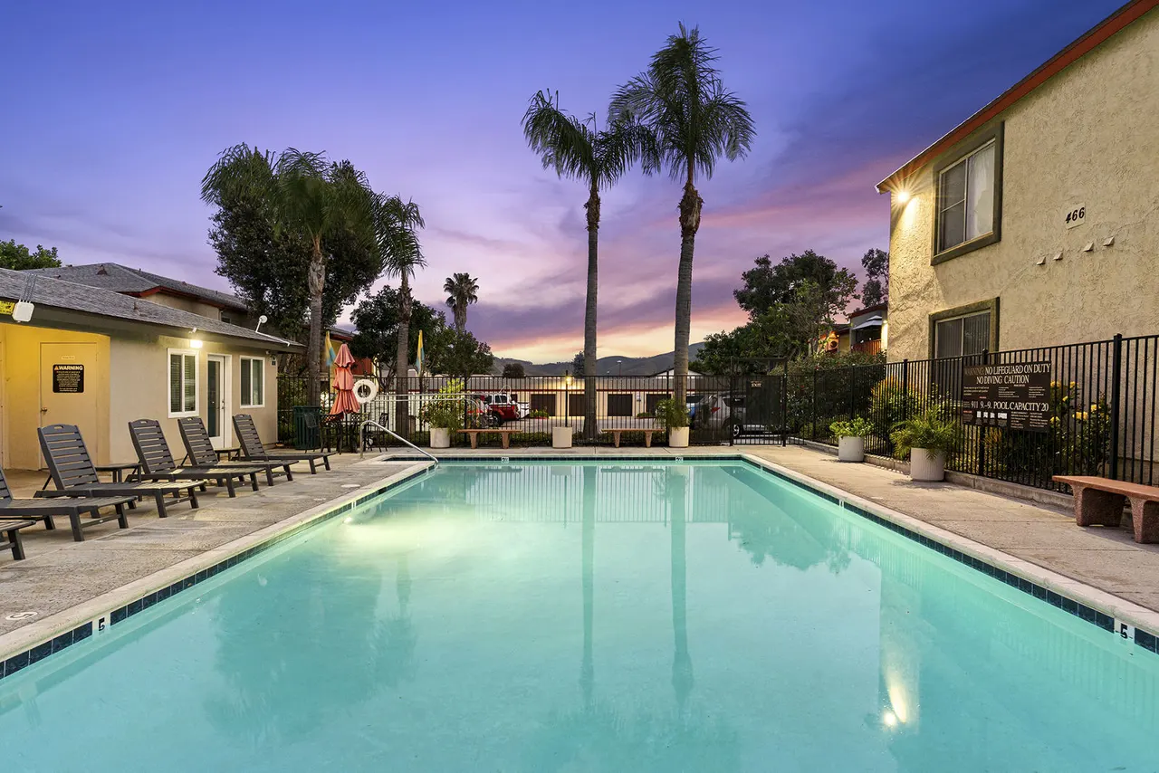 Whispering Oaks Apartments