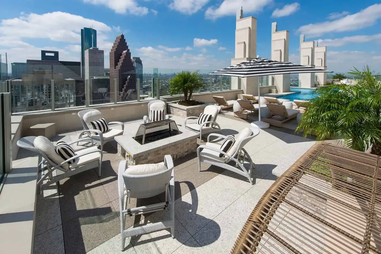 Market Street Tower Pool