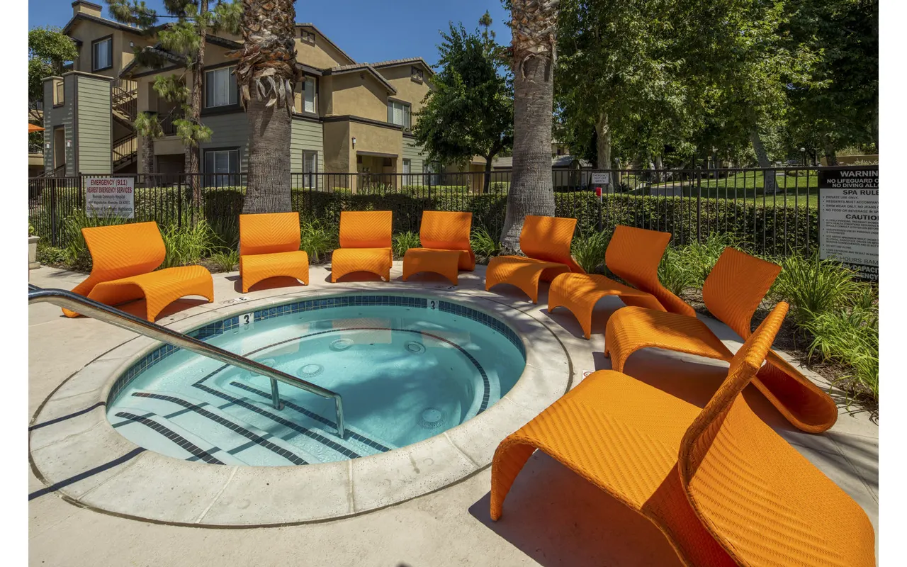 Colonnade Apartments