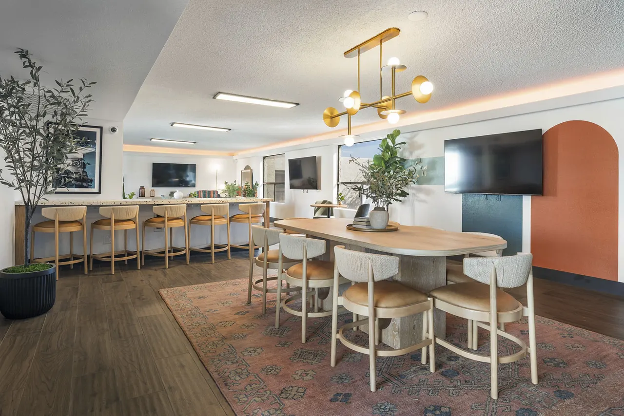 Camellero Apartments