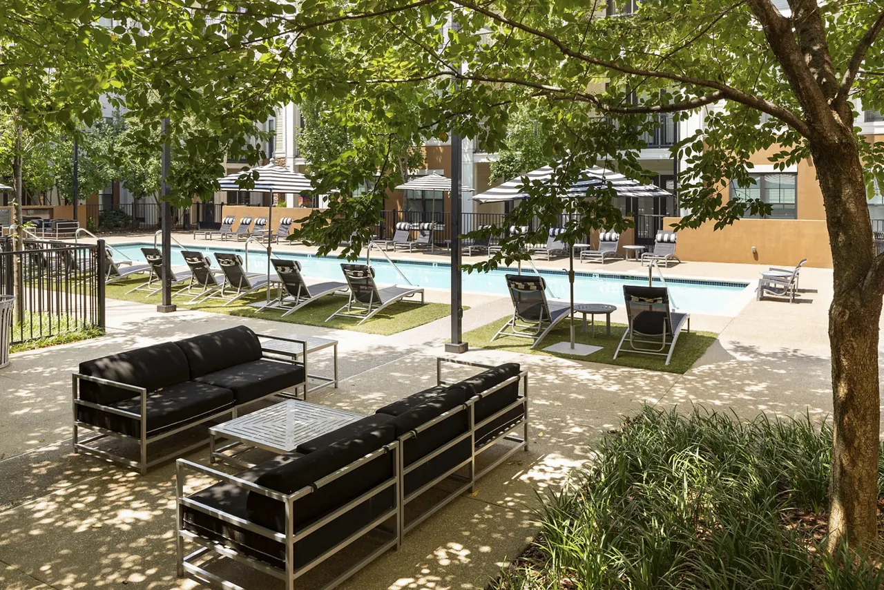 Tapestry at Brentwood Town Center Apartments