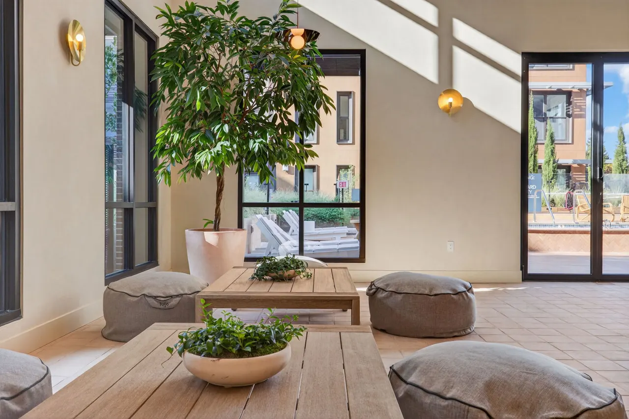 Sevens Luxury Apartment