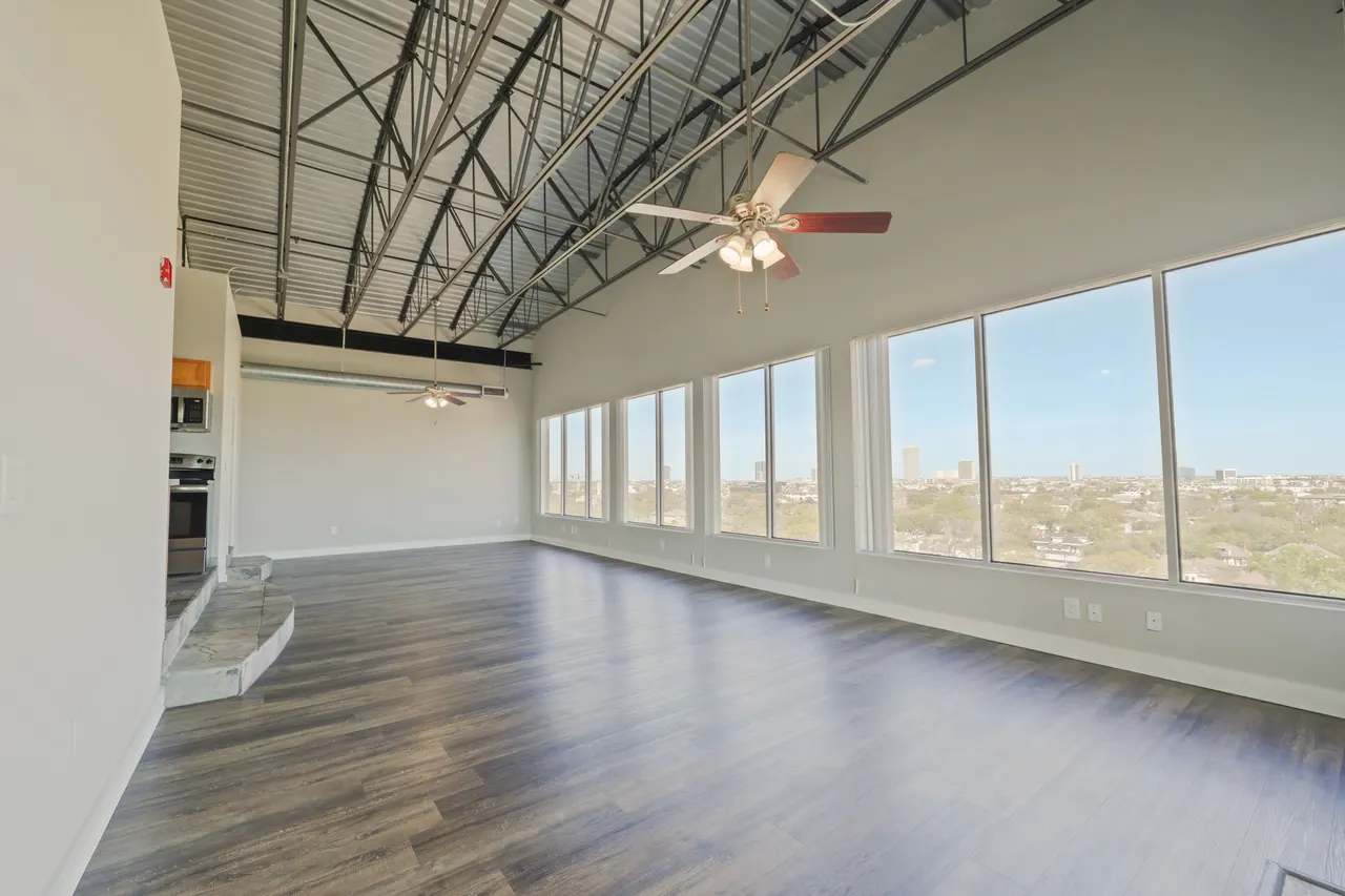 230 W. Alabama