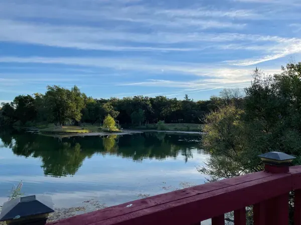 Chateau on Wildbriar Lake
