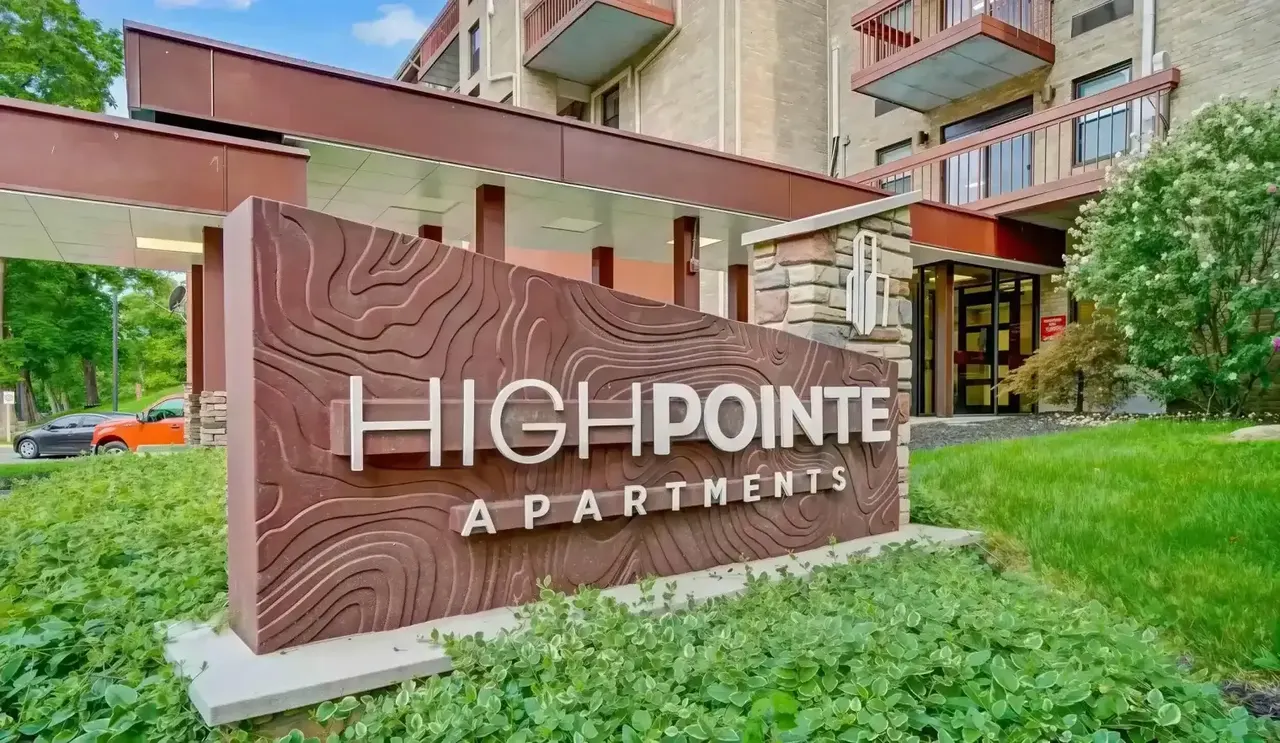 High Pointe Apartments