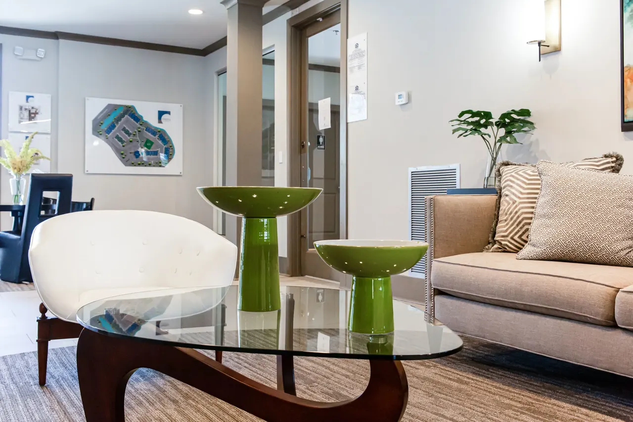 Metro Apartments