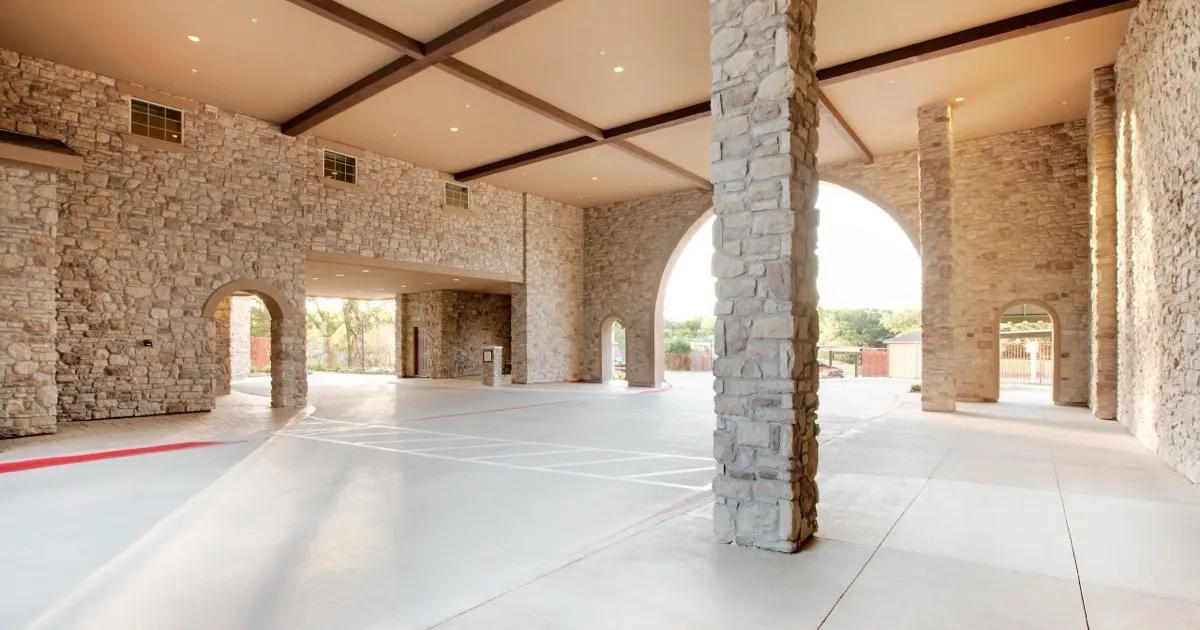 Chateau on Wildbriar Lake