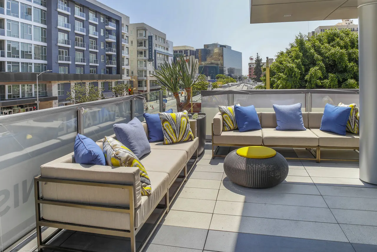 mResidences Olympic &amp; Olive