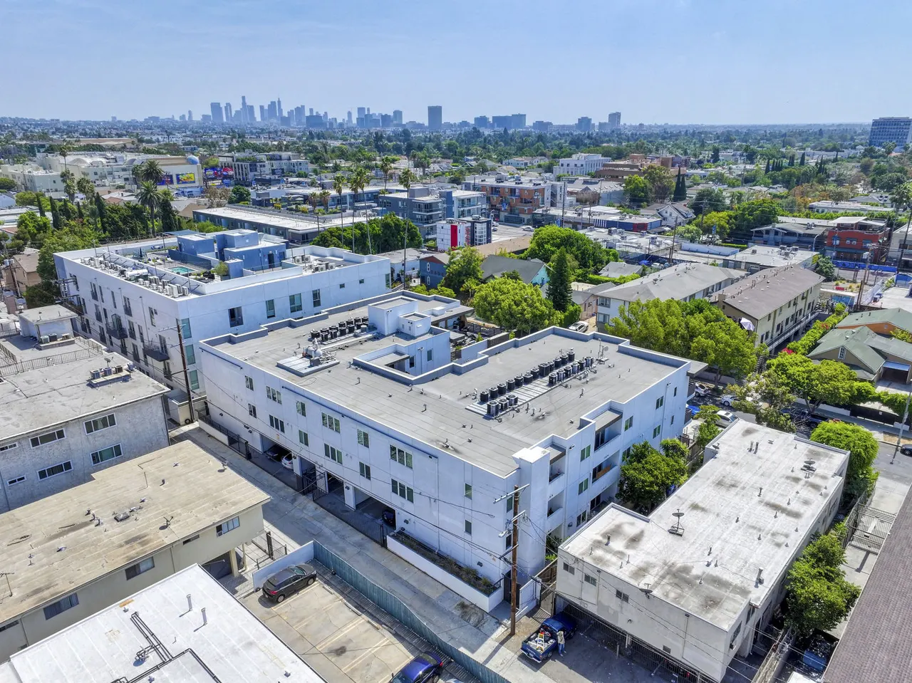 The Metropolitan at Larchmont Village