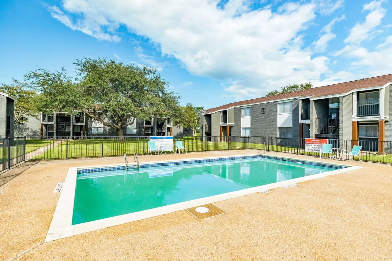 Lantana Apartments