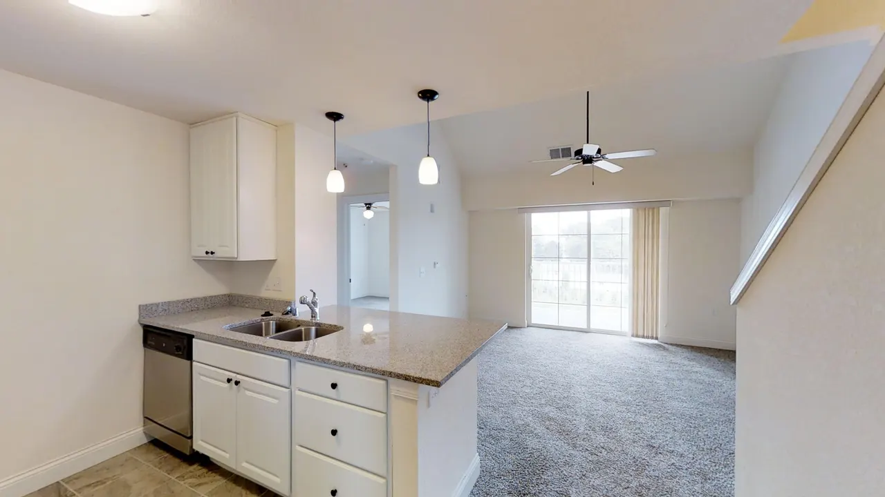 Delafield Lakes Apartments