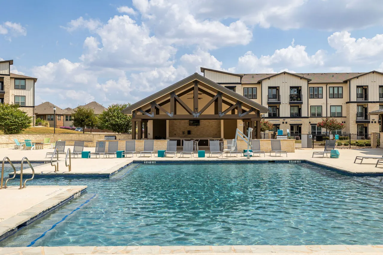Enclave Falcon Pointe Apartments