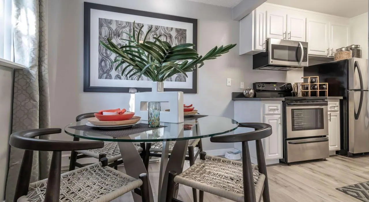 Sunnyvale Crossings Apartments