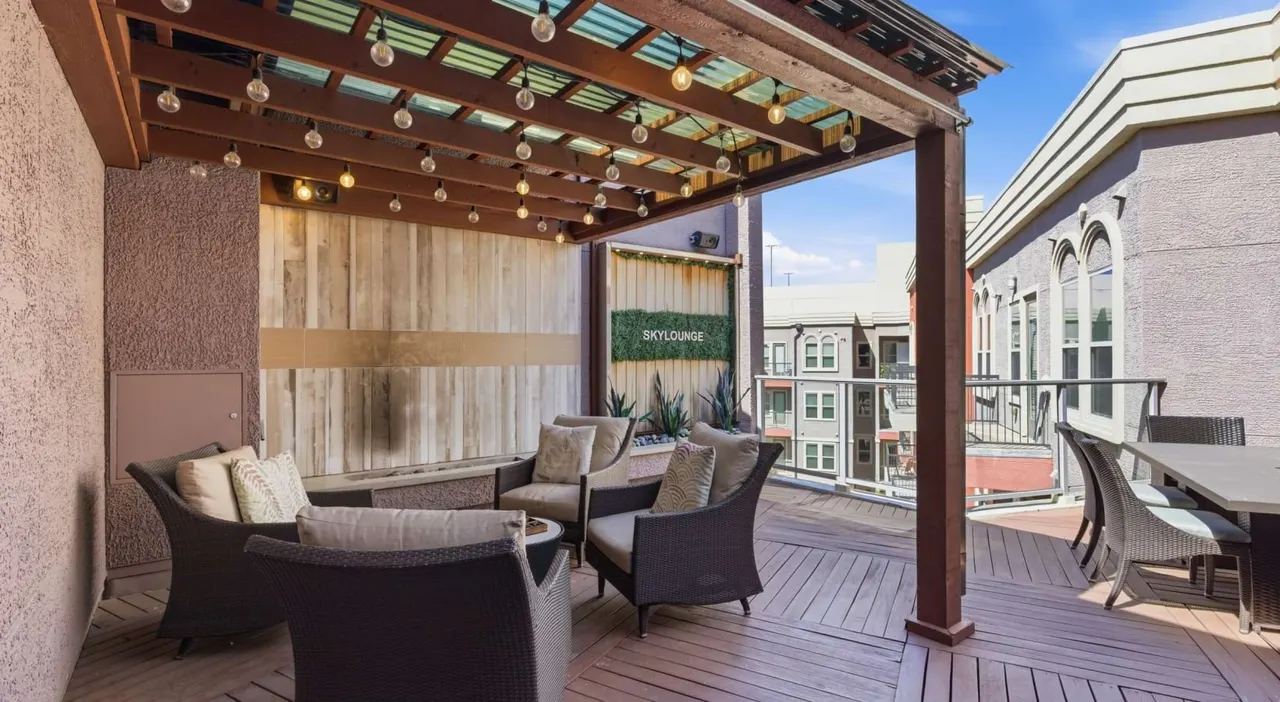 Capitol at Stonebriar Apartment Homes