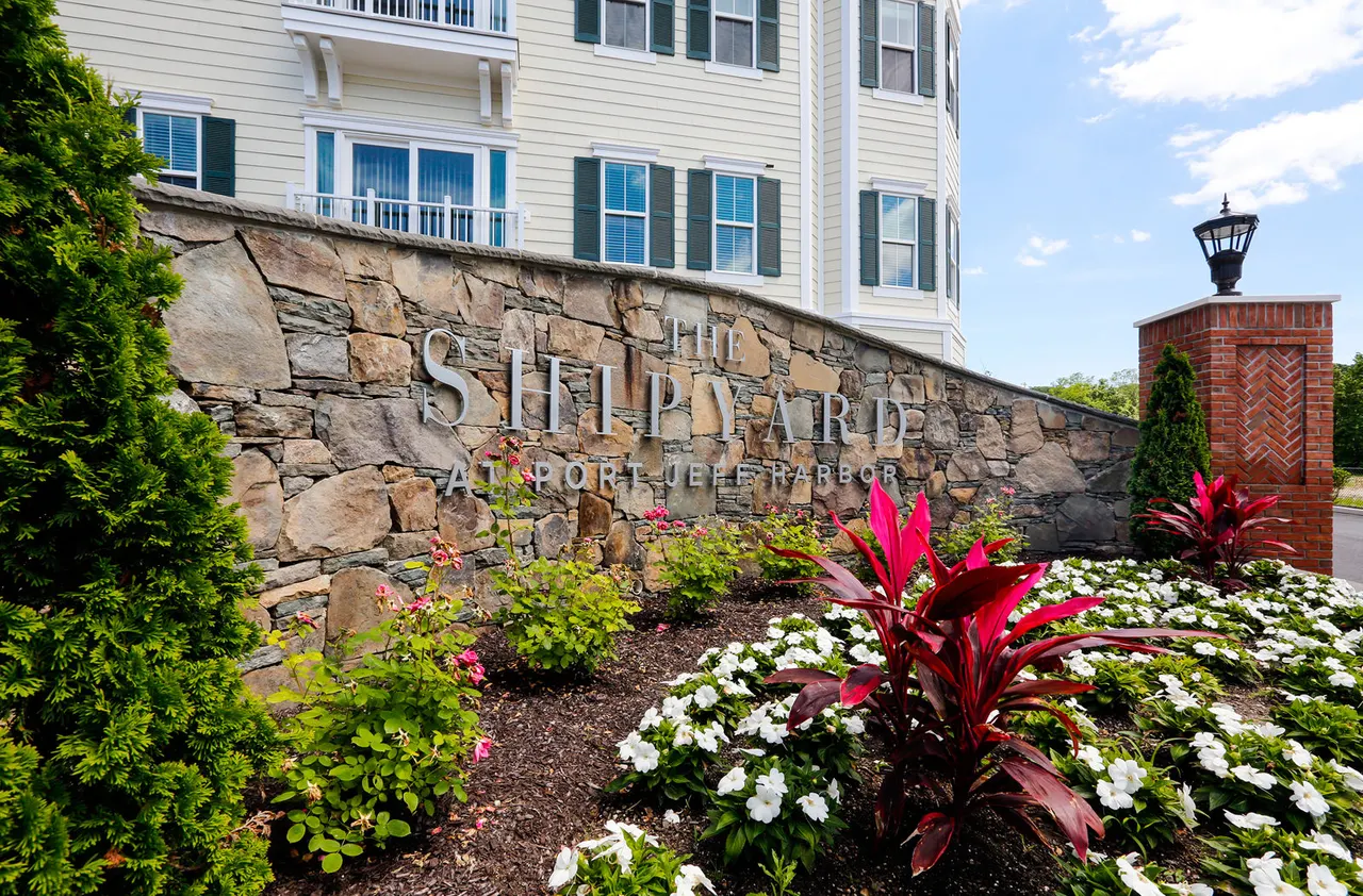 The Shipyard at Port Jefferson Harbor Apartments