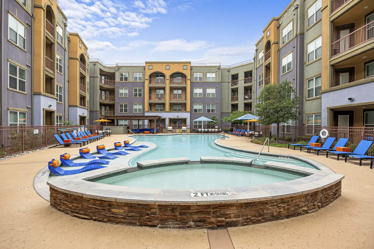 Dominion at Mercer Crossing Apartments