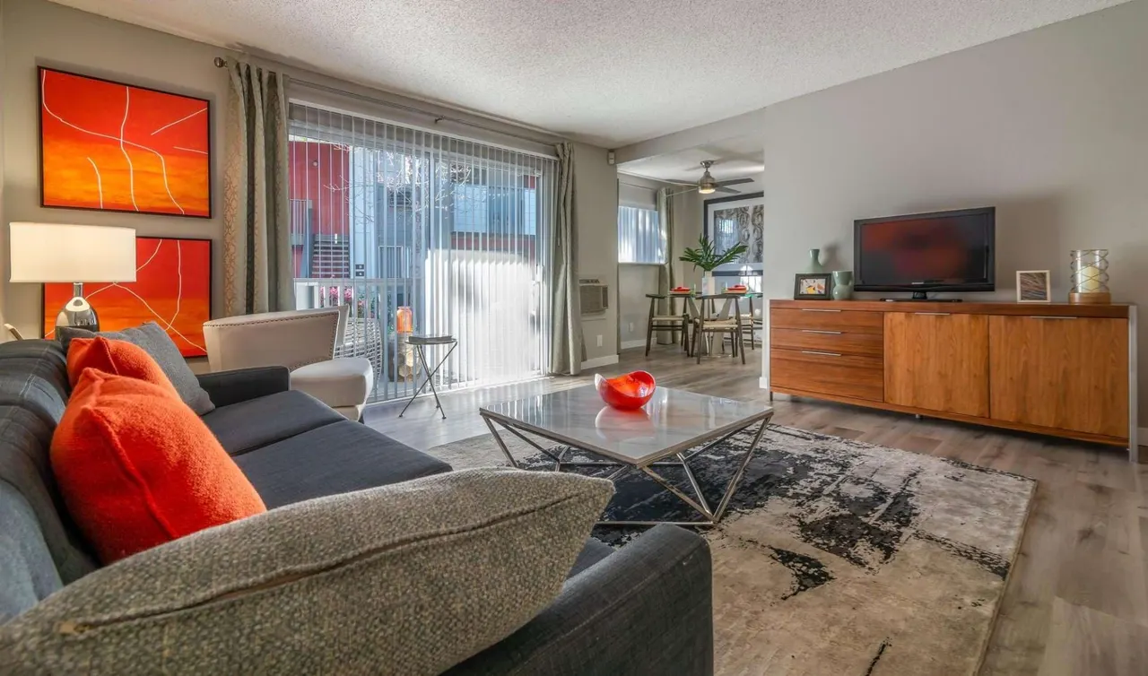 Sunnyvale Crossings Apartments