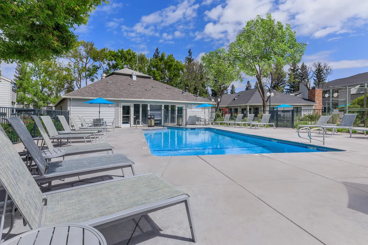 Summer Place Apartments