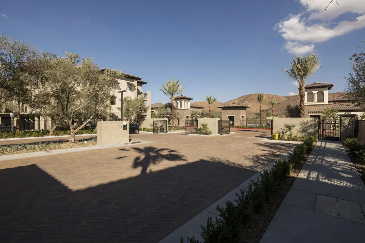 Encanto Apartments