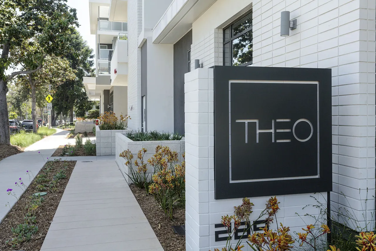 THEO
