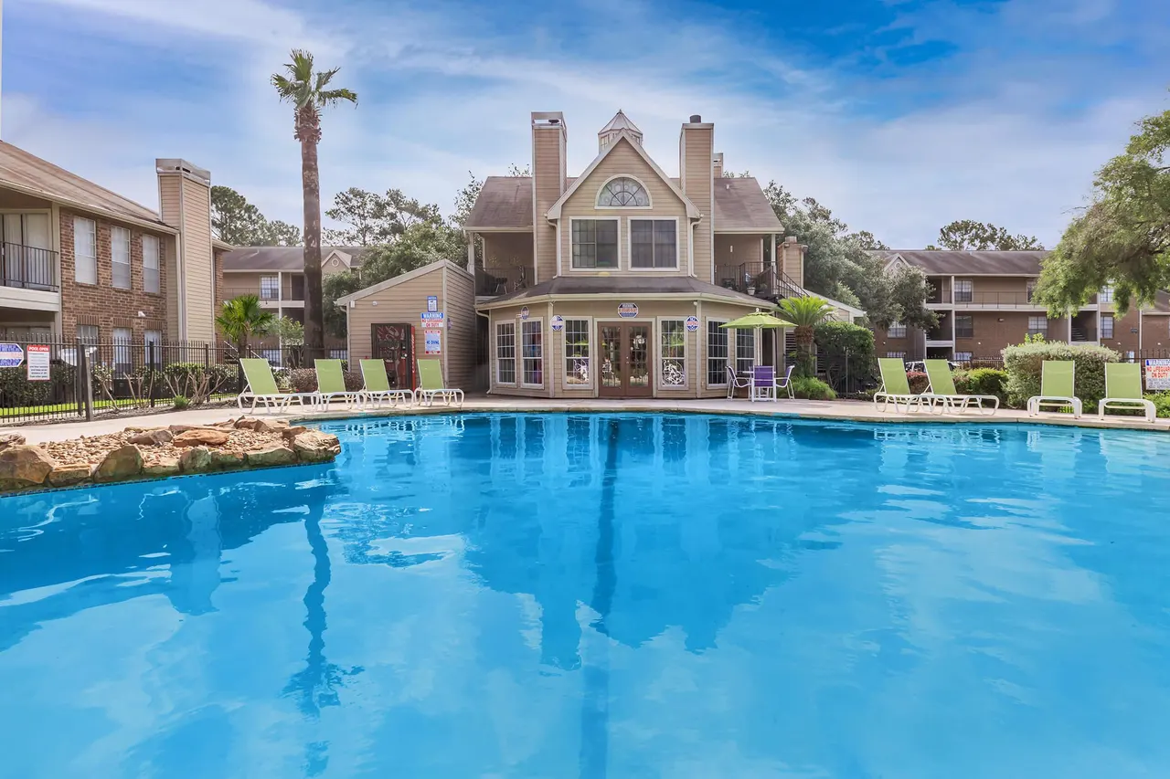 Fairfield Cove Apartments