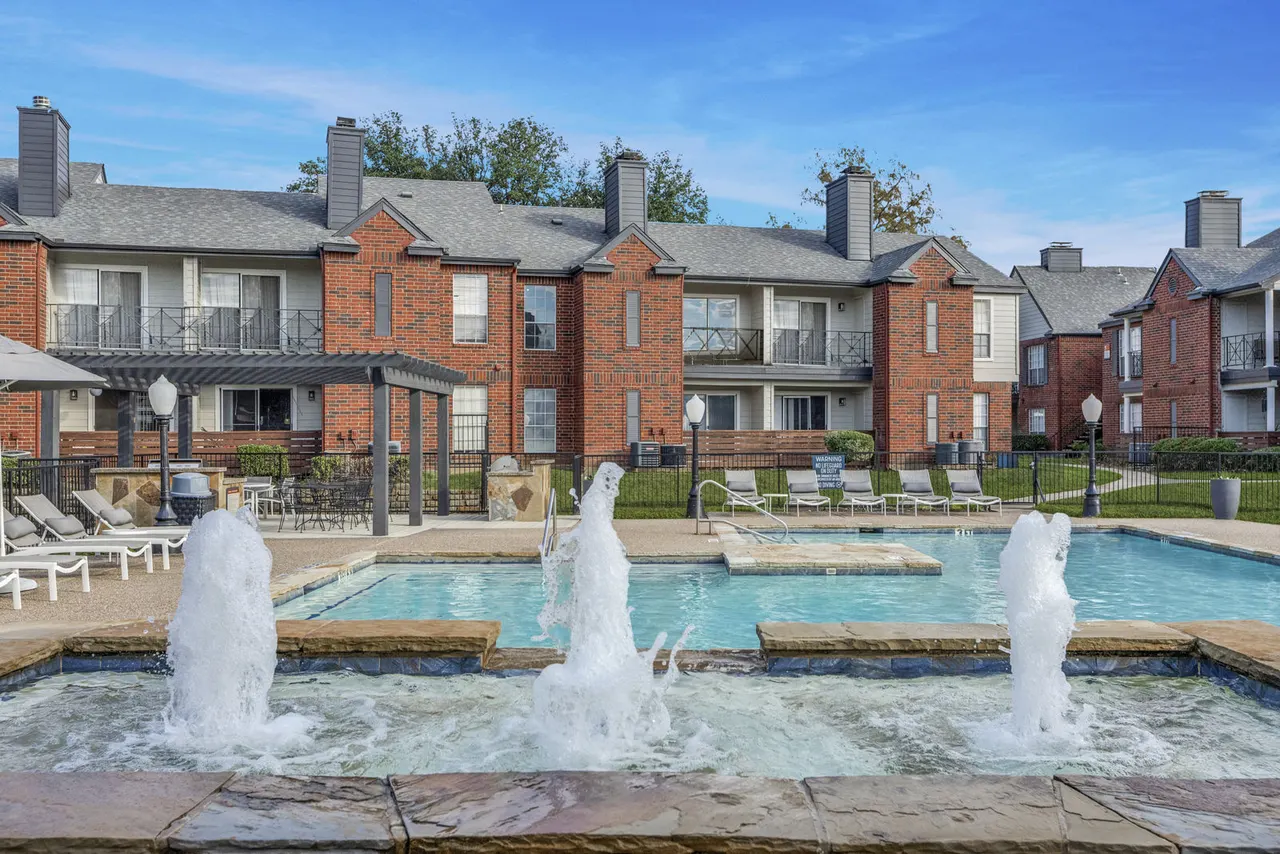 Oaklyn Apartments
