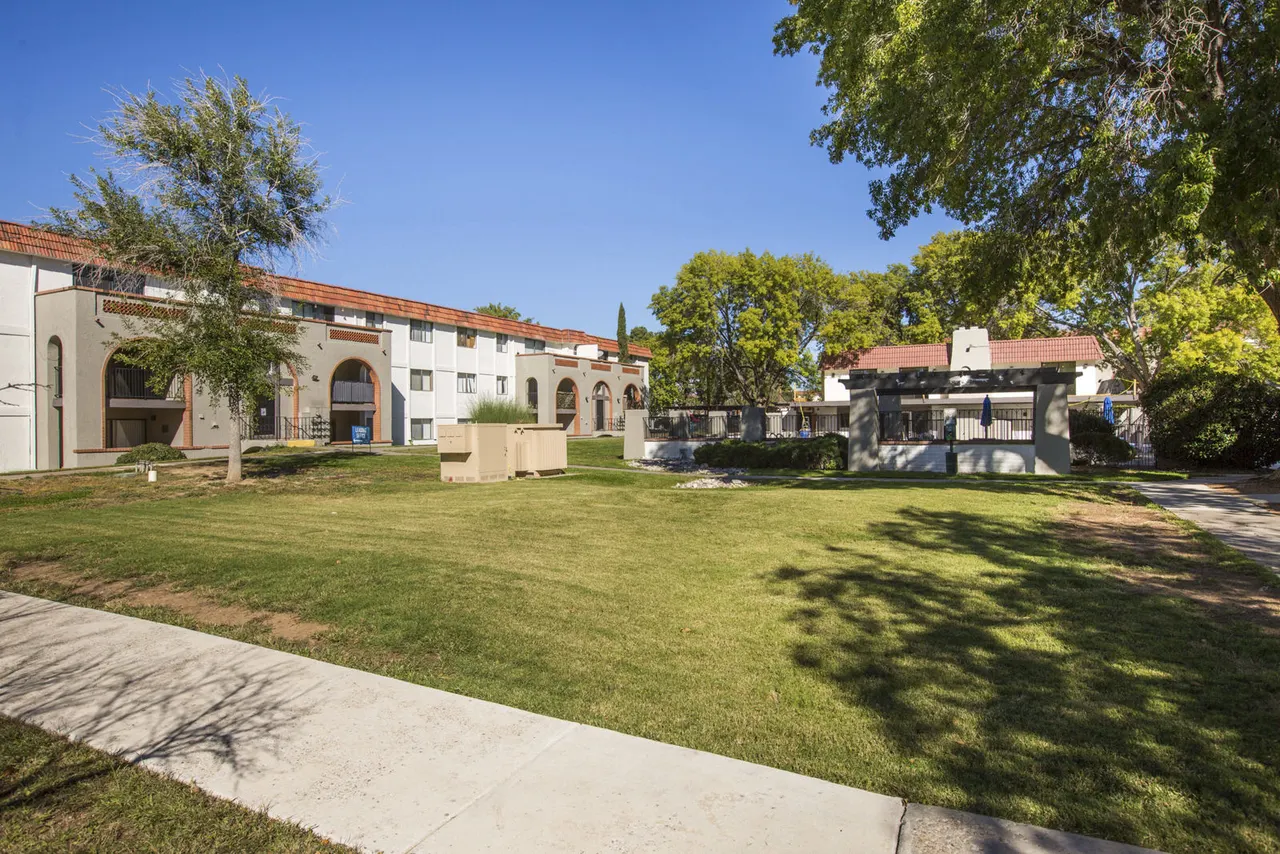 Milo Apartments