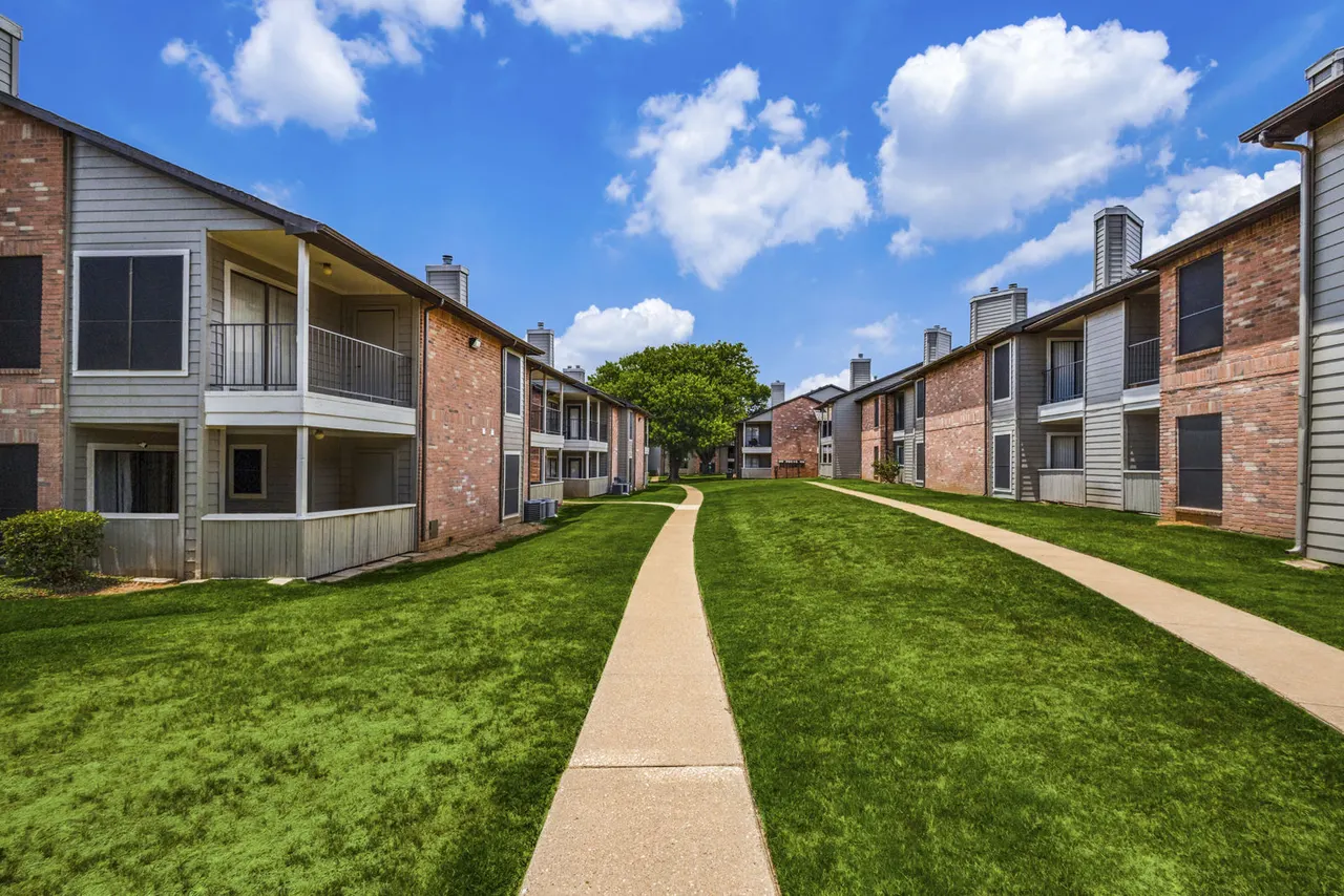 Windsor Court Apartments