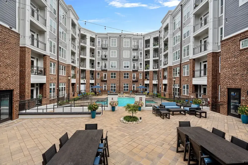 Metro 808 Apartments