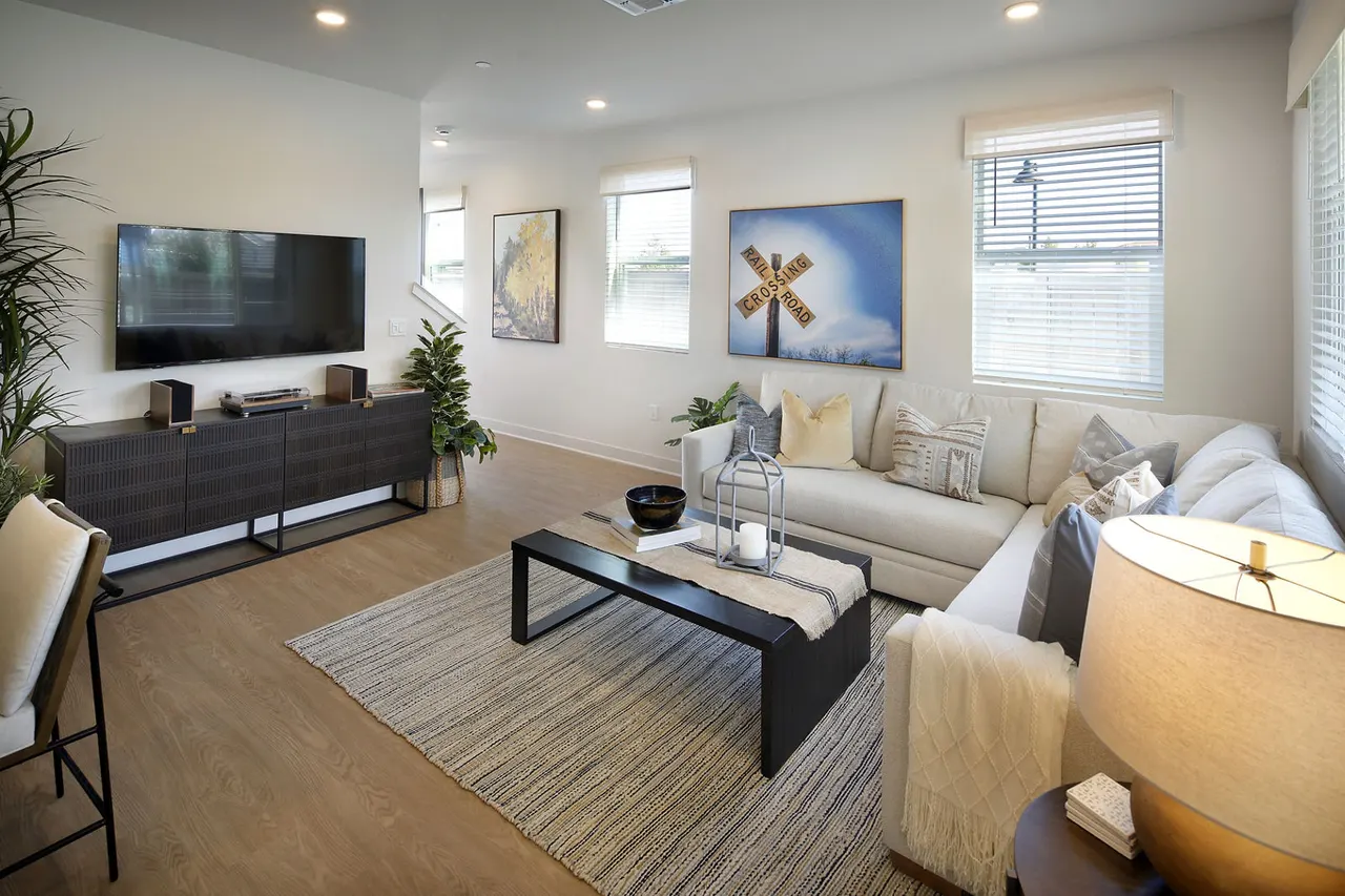 Escala at Stanford Crossing