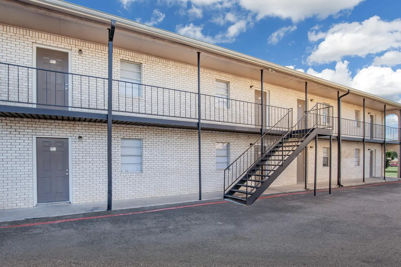 Morgan Manor Apartments
