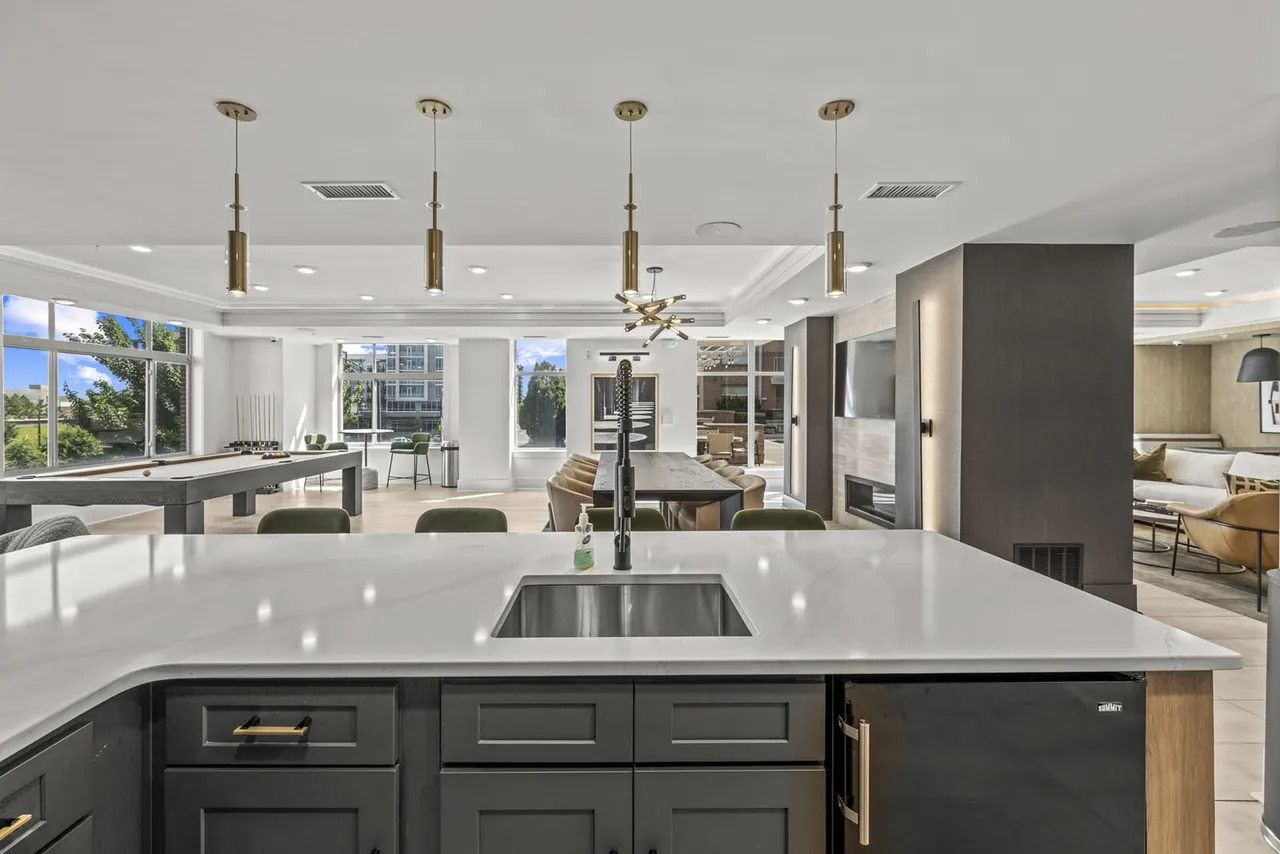 The Mint 425 Apartments