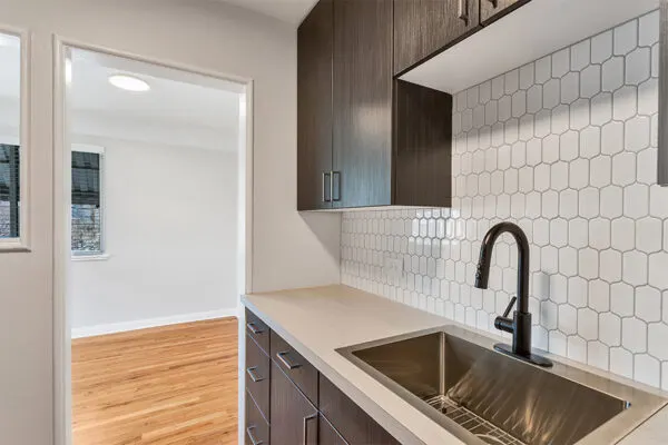 611 E 11th