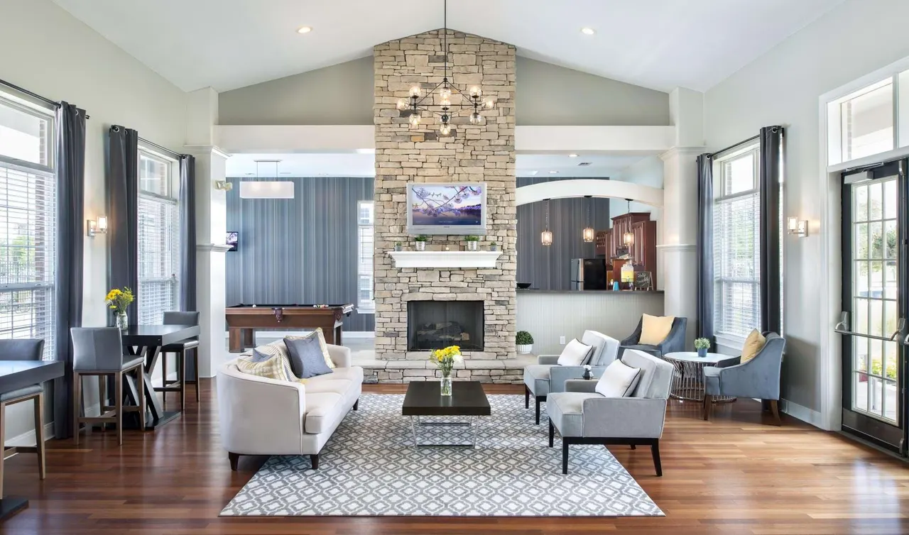 Shadow Creek Apartments