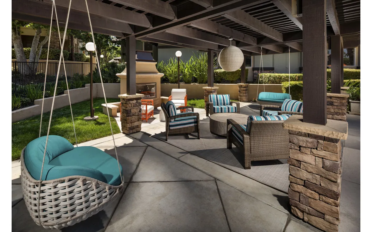 Colonnade Apartments