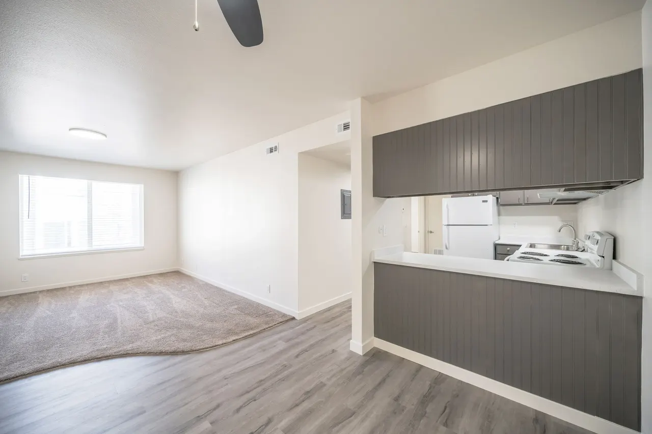Summit Apartments