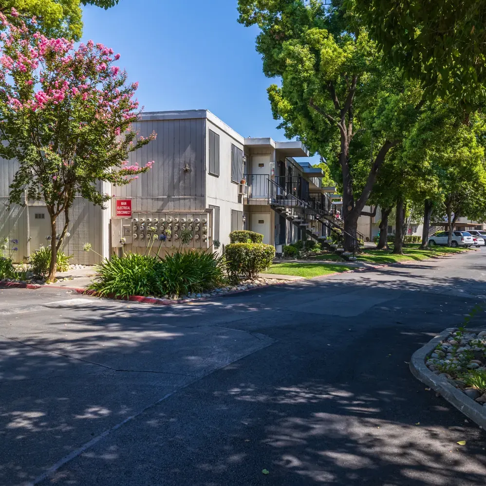 Iron Horse Apartments
