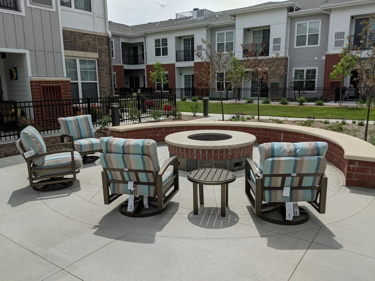 Avenida Naperville