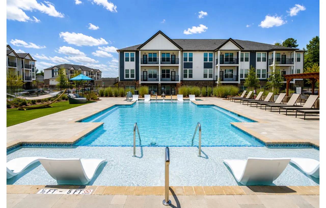 Easton at Mountain Island Apartments