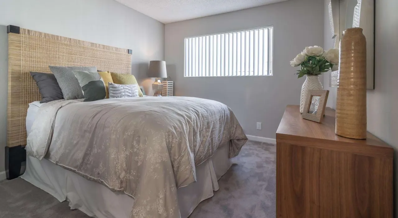 Sunnyvale Crossings Apartments