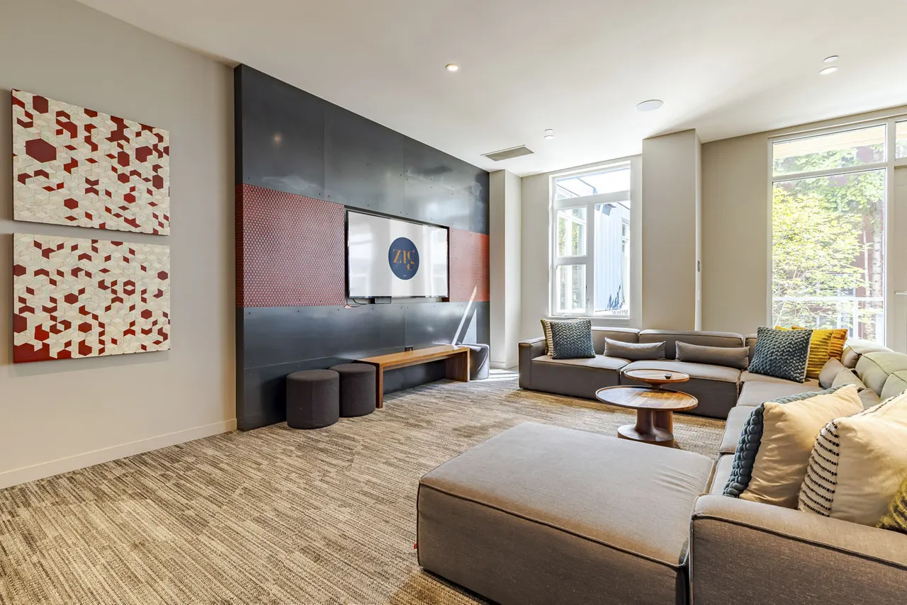 Zig Apartments