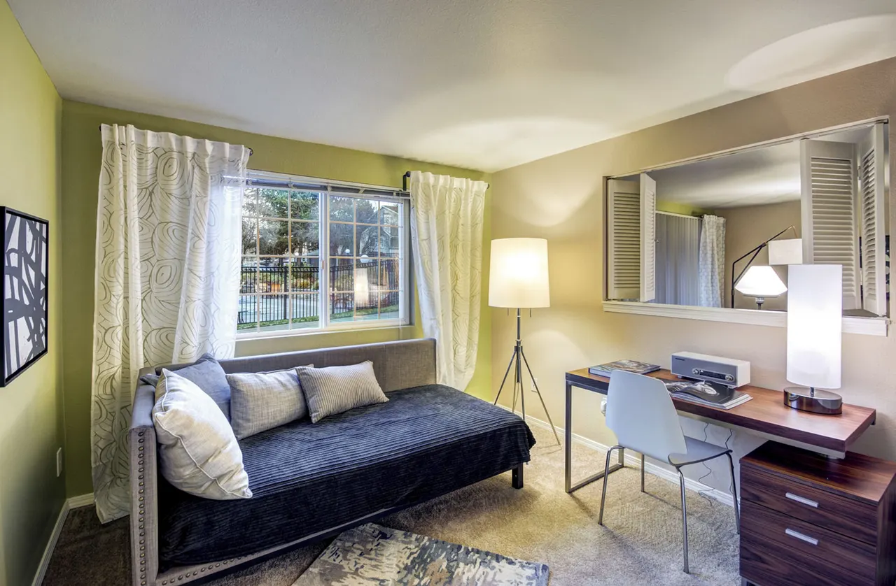 Bay Court at Harbour Pointe Apartments