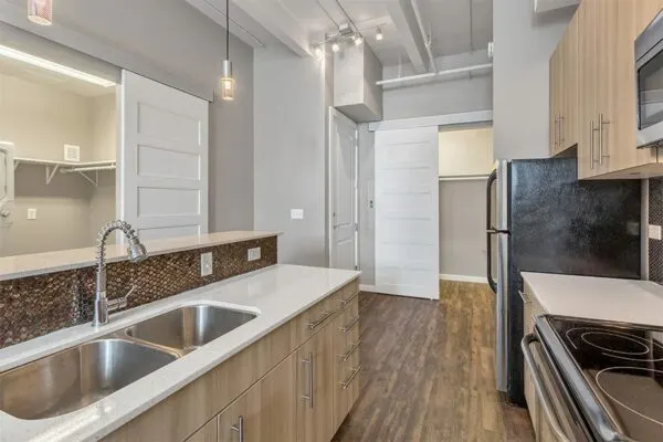 Liv on Steele Apartments