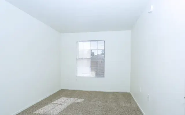 Lake Tonopah Apartments
